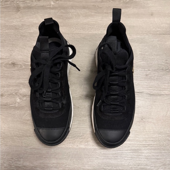 CHANEL Velvet Calfskin Mixed Fibers CC SNEAKERS SZ 37 - Picture 9 of 10